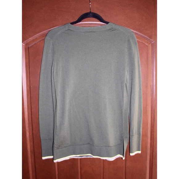 Banana Republic merino wool sweater - Picture 2 of 3